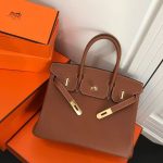 Hermès Birkin Bag in Gris Tourterelle Togo Leather with Gold Hardware – Timeless Elegance and Craftsmanship - 图片 3