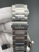 Omega Seamaster Planet Ocean Worldtimer – Mother-of-Pearl Dial with Earth Map and Stainless Steel Bracelet - 图片 3