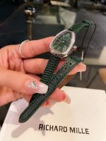 Bvlgari Serpenti – Women's Diamond-Encrusted Teardrop Watch with Black Alligator Strap and White Dial - 图片 6