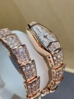 Bvlgari Serpenti – Women's Rose Gold Diamond Bracelet Watch with White Mother-of-Pearl Dial and Full Pave Setting - 图片 4