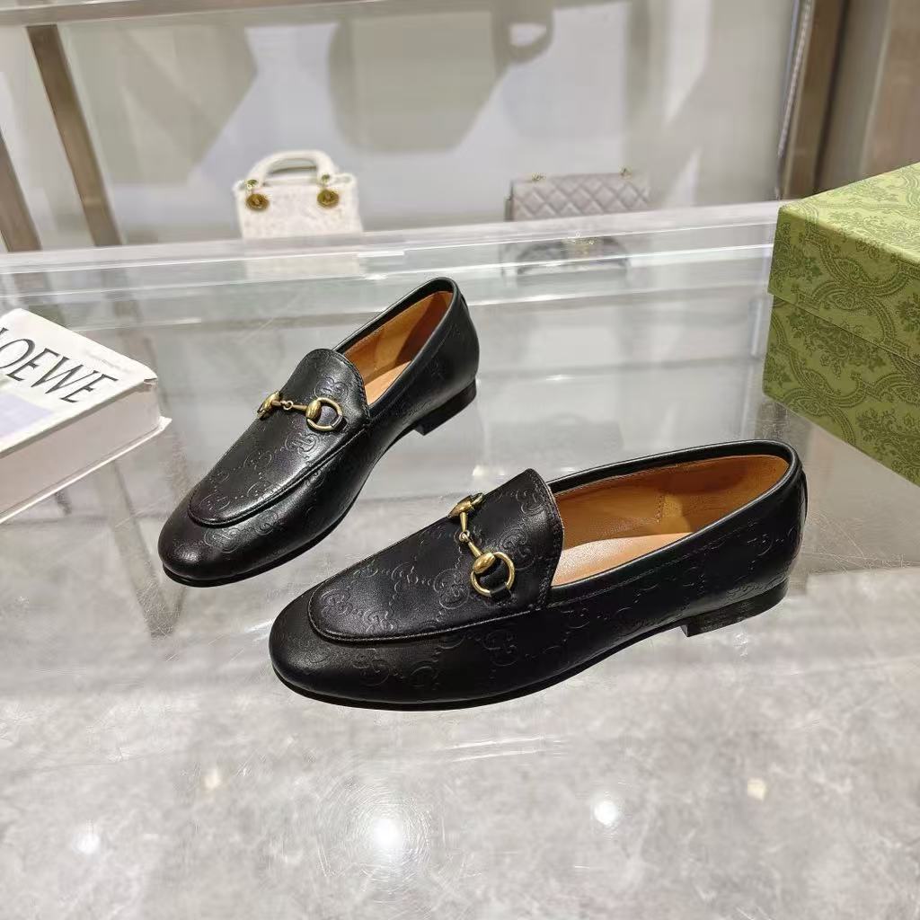 微信图片_20250926133720_5960_76 Gucci White Leather Loafers – Minimalist Design, Iconic Horsebit Buckle, Timeless Elegance, Original Box & Dust Bag - 图片 1
