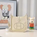 Hermès Evelyne 18 Bag – Perforated "H" Design, Multi-Color Options, Togo Leather, Crossbody Style, Iconic Designer Bag - 图片 11