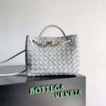 Bottega Veneta Mini Pouch Bag – Iconic Intrecciato Weave, Neutral Color Palette, Leather Tote, Designer Handbag - 图片 4
