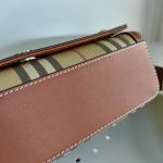 Burberry Mini Top Handle Bag – Iconic Check Pattern, Leather Trim, Gold Hardware, Designer Handbag - 图片 4