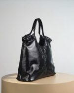 Saint Laurent-Style Tote Bag – Burgundy Quilted Leather with Metallic YSL Logo & Dual Handles – Designer-Inspired Work & Travel Bag for Women - 图片 7