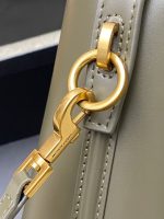 Saint Laurent-Style Tote Bag – Burgundy Quilted Leather with Metallic YSL Logo & Dual Handles – Designer-Inspired Work & Travel Bag for Women - 图片 10