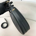 Prada-Style Black Calf Leather Crossbody Bag – Embossed Triangular Logo with Buckle Strap - 图片 4