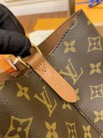 Louis Vuitton-Style Neverfull Bucket Bag – Brown Monogram Canvas with Soft Leather Trim & Adjustable Shoulder Strap - 图片 12