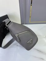 Prada-Style Leather & Nylon Tote Handbag – Minimalist Top Handle Bag with Triangular Logo – Designer-Inspired Shoulder Bag for Women - 图片 5