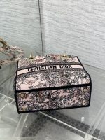 Dior Lady Dior Tote – Floral Print, Christian Dior Logo Stripe, Designer Handbag with Top Handle & Removable Strap - 图片 7