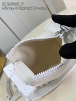 Louis Vuitton-Style Capucines Mini Bag – white Grained Leather with Gold-Tone Hardware & Signature Lock Design (M25160) - 图片 6