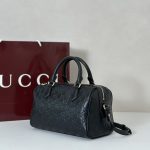 Gucci-Style Top Handle Mini Bag – Black Embossed GG Leather with Gold-Tone Hardware & Adjustable Strap - 图片 6