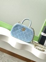 Chanel-Style Mini Oval Bag – Velvet Quilted Design with Top Handle & Gold-Tone Chain (6 Colors Available) - 图片 13