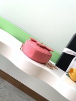 Chanel-Style Mini Heart Bag – Quilted Leather with Gold-Tone Chain & CC Logo (8 Colors Available) - 图片 10