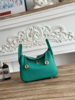 Hermès Lindy 24 Bag – 32 Color Options, Togo Leather, Iconic Saddle Shape, Designer Handbag - 图片 12