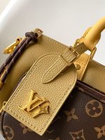 Louis Vuitton-Style Mini Pochette Bag – Beige Leather with Brown Monogram Panel & Gold-Tone Hardware - 图片 8