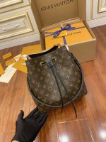 Louis Vuitton-Style Neverfull Bucket Bag – Brown Monogram Canvas with Soft Leather Trim & Adjustable Shoulder Strap - 图片 10