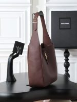 Saint Laurent-Style Tote Bag – Burgundy Quilted Leather with Metallic YSL Logo & Dual Handles – Designer-Inspired Work & Travel Bag for Women - 图片 10