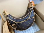 Louis Vuitton-Style Moon Bag – Deep Blue Monogram Canvas with Cream Leather Trim & Gold-Tone Chain Strap - 图片 9