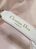 Dior Diorama Bag – Quilted Leather, Iconic Dior Logo Charm, Structured Silhouette, Designer Handbag with Top Handle - 图片 9