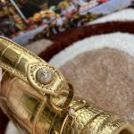 Dolce & Gabbana-Style Crocodile-Embossed Flap Bag – Metallic DG Logo Clasp (4 Colors Available) - 图片 13