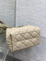 Dior Diorama Bag – Quilted Leather, Iconic Dior Logo Charm, Structured Silhouette, Designer Handbag with Top Handle - 图片 3