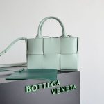 Bottega Veneta Cassette Bag – Iconic Box-Weave Design, Multi-Color Options, Leather Tote, Designer Handbag - 图片 12