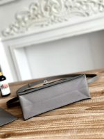 Hermès Mini Kelly Pochette – Multi-Color Options, Togo Leather, Shoulder Strap, Iconic Clasp, Elegant Everyday Bag - 图片 14