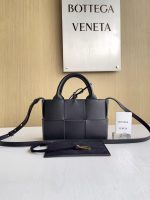 Bottega Veneta Cassette Bag – Iconic Box-Weave Design, Multi-Color Options, Leather Tote, Designer Handbag - 图片 17