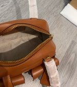 COACH Mini Leather Tote Bag – Caramel Brown, Dual Flap Pockets, Gold-Tone Hardware, Designer Crossbody Bag - 图片 9