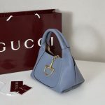 Gucci-Style Hobo Mini Handbag – Dusty Blue Pebbled Leather with Gold-Tone Metal Clasp & Curved Silhouette - 图片 9