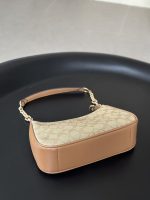 COACH Signature Chain Handle Bag – Beige Monogram Canvas, Gold-Tone Chain Strap, Mini Crossbody, Designer Handbag - 图片 8