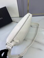 Prada-Style White Calf Leather Crossbody Bag – Embossed Triangular Logo with Buckle Strap - 图片 6