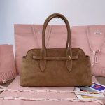 Miu Miu-Style Quilted Mini Bag – Iconic Diamond Stitching, Metallic Logo Detail, Designer Handbag with Detachable Strap in Multiple Colors - 图片 5