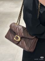 COACH C Logo Quilted Shoulder Bag – Dark Brown Leather, Gold-Tone Chain Strap, Signature C Clasp, Designer Flap Bag - 图片 2