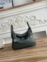 Hermès Lindy 24 Bag – 32 Color Options, Togo Leather, Iconic Saddle Shape, Designer Handbag - 图片 9
