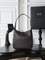 Saint Laurent-Style Tote Bag – Burgundy Quilted Leather with Metallic YSL Logo & Dual Handles – Designer-Inspired Work & Travel Bag for Women - 图片 8