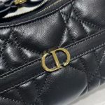 Dior Quilted Shoulder Bag – Iconic Diamond Stitching, Soft Calfskin Leather, Designer Hobo with Adjustable Strap - 图片 7