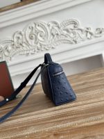 Loro Piana-Style Mini Box Bag – Premium Pebbled Leather, Iconic Lock Clasp, Designer Handbag with Detachable Strap in Multiple Colors - 图片 4