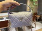 Chanel-Style Mini Vanity Bag – Pale Blue Caviar Leather with Gold-Tone CC Logo & Dual Chain Strap - 图片 6