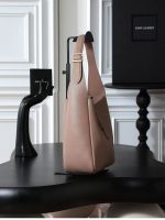 Saint Laurent-Style Tote Bag – Burgundy Quilted Leather with Metallic YSL Logo & Dual Handles – Designer-Inspired Work & Travel Bag for Women - 图片 5