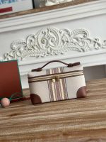 Loro Piana-Style Mini Box Bag – Premium Pebbled Leather, Iconic Lock Clasp, Designer Handbag with Detachable Strap in Multiple Colors - 图片 10