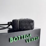 Bottega Veneta Mini Intrecciato Box Bag – Black Leather, Iconic Weaving, Dual Zip Closure, Designer Handbag - 图片 11