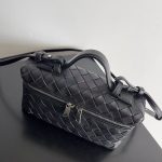 Bottega Veneta Mini Intrecciato Box Bag – Black Leather, Iconic Weaving, Dual Zip Closure, Designer Handbag - 图片 10