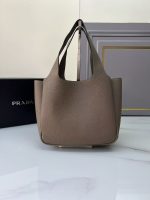 Prada-Style Taupe Leather Tote Bag – Pebbled Texture with Triangular Logo (Neutral Brown) - 图片 8