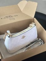 COACH Mini Leather Crossbody Bag – White Pebbled Leather, Gold-Tone Chain Handle, Compact Designer Handbag - 图片 7
