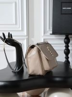 Saint Laurent-Style Tote Bag – Burgundy Quilted Leather with Metallic YSL Logo & Dual Handles – Designer-Inspired Work & Travel Bag for Women - 图片 8