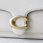 COACH C Logo Flap Bag – White Leather, Minimalist Design, Signature C Hardware, Designer Crossbody Bag - 图片 9