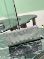 Prada-Style Leather & Nylon Tote Handbag – Minimalist Top Handle Bag with Triangular Logo – Designer-Inspired Shoulder Bag for Women - 图片 6