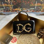 Dolce & Gabbana-Style Patent Leather Flap Bag – Ornate DG Logo Clasp - 图片 7